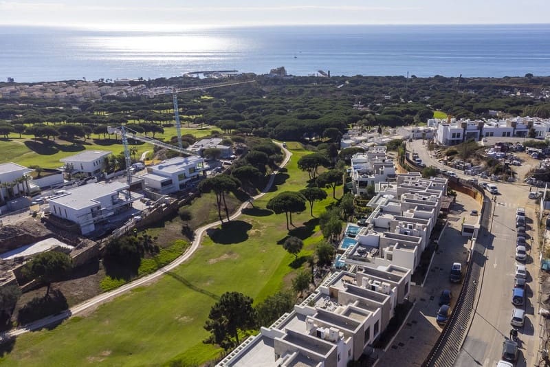 3 bedroom Townhouse for sale in Marbella with pool garage - € 1,500,000 (Ref: 8572489)