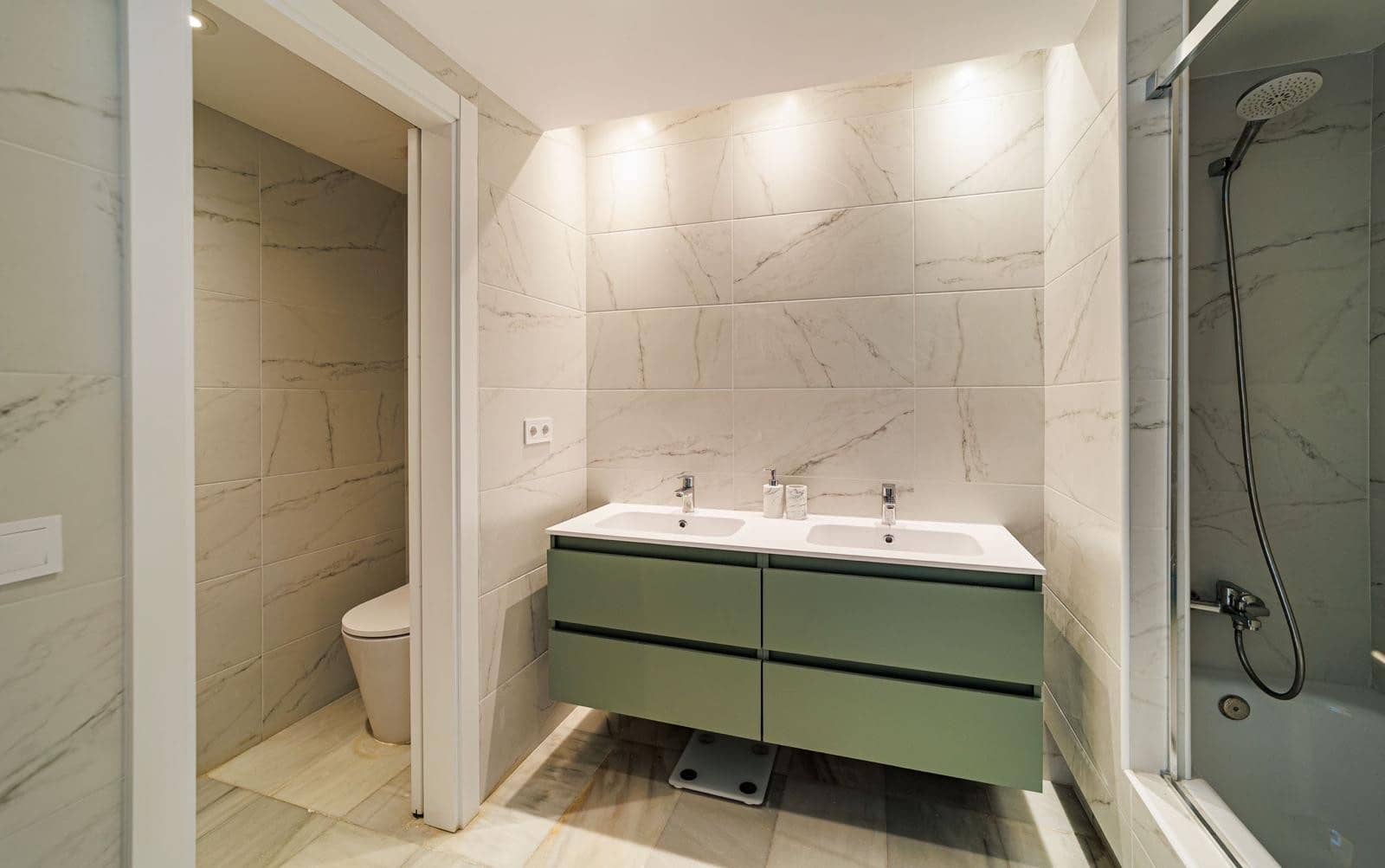 2 soverom Leilighet til leie i Puerto Banus med svømmebasseng - € 4 500 (Ref: 8596766)