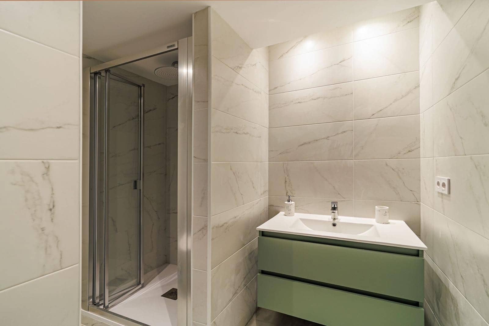 2 soverom Leilighet til leie i Puerto Banus med svømmebasseng - € 4 500 (Ref: 8596766)