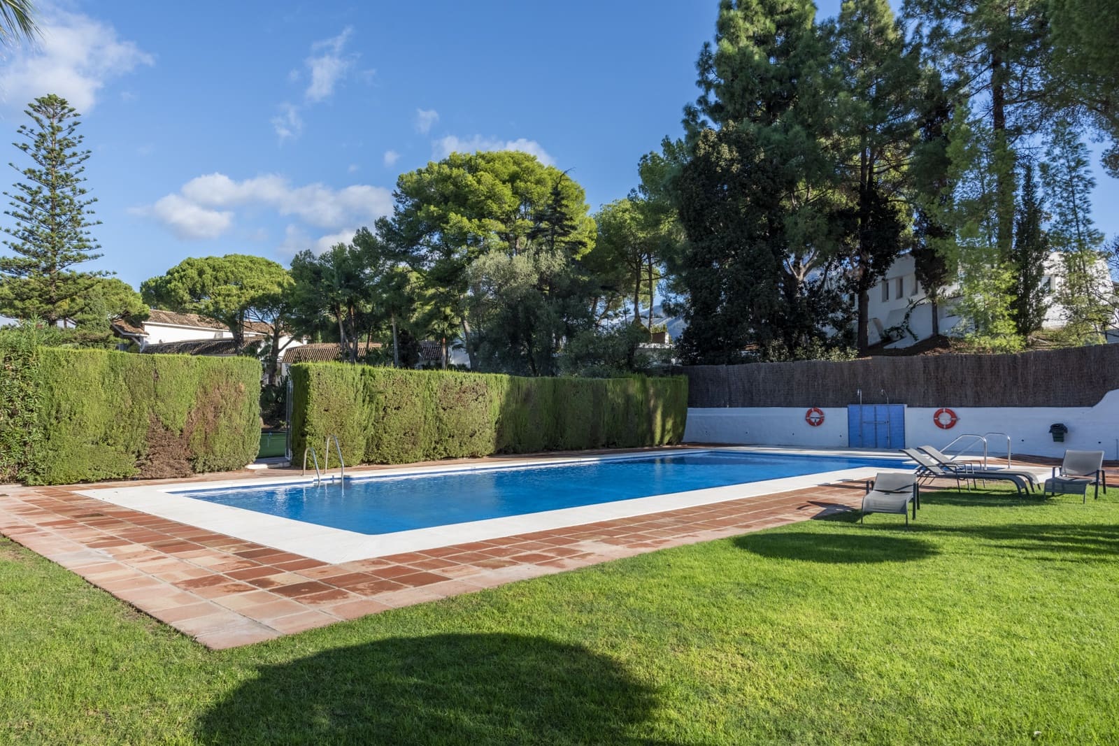 3 slaapkamer Huis te huur in Marbella met zwembad garage - € 2.900 (Ref: 8610089)