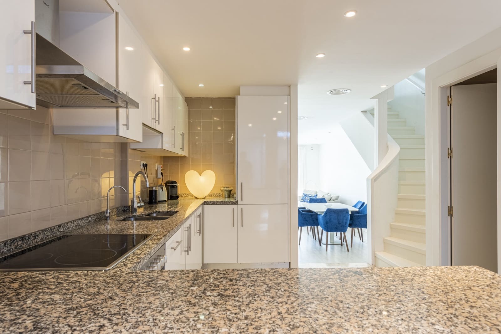 3 slaapkamer Huis te huur in Marbella met zwembad garage - € 2.900 (Ref: 8610089)