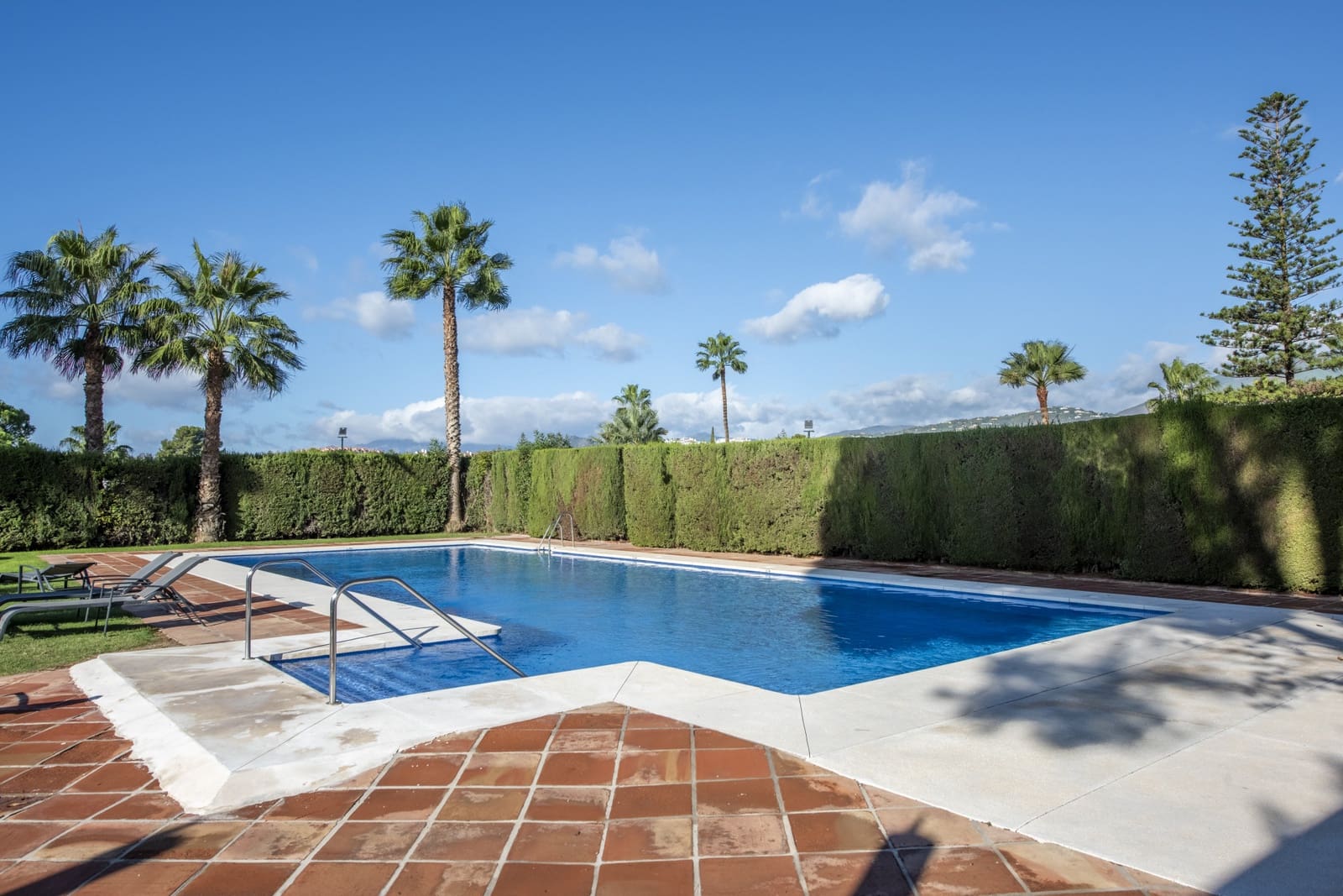 3 slaapkamer Huis te huur in Marbella met zwembad garage - € 2.900 (Ref: 8610089)