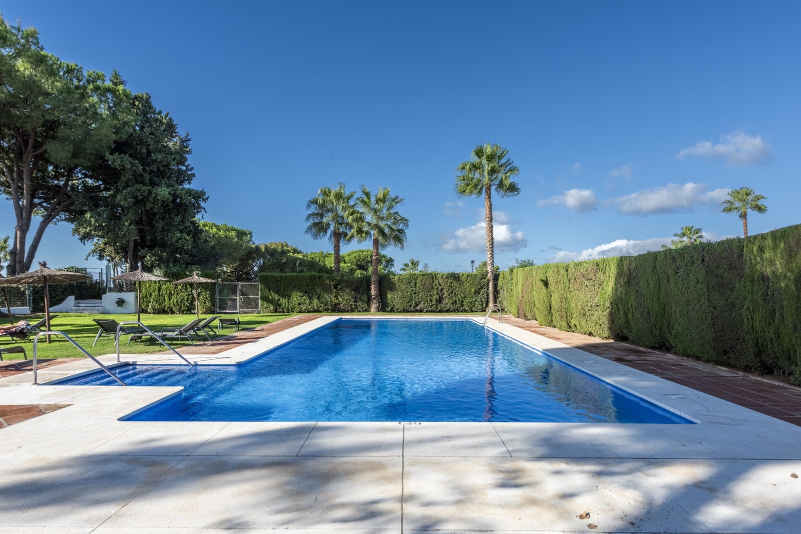 3 slaapkamer Huis te huur in Marbella met zwembad garage - € 2.900 (Ref: 8610089)