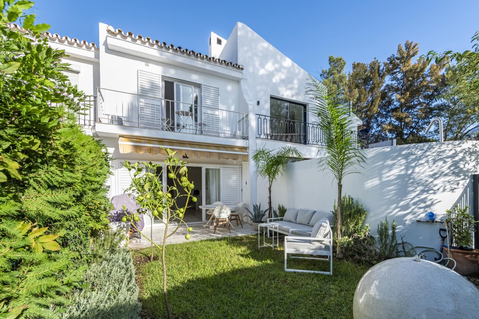 3 slaapkamer Huis te huur in Marbella met zwembad garage - € 2.900 (Ref: 8610089)