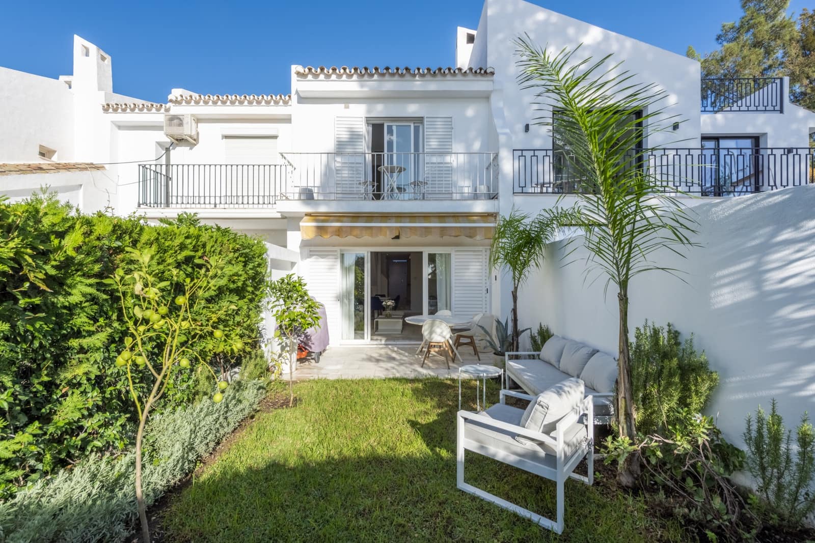 3 slaapkamer Huis te huur in Marbella met zwembad garage - € 2.900 (Ref: 8610089)