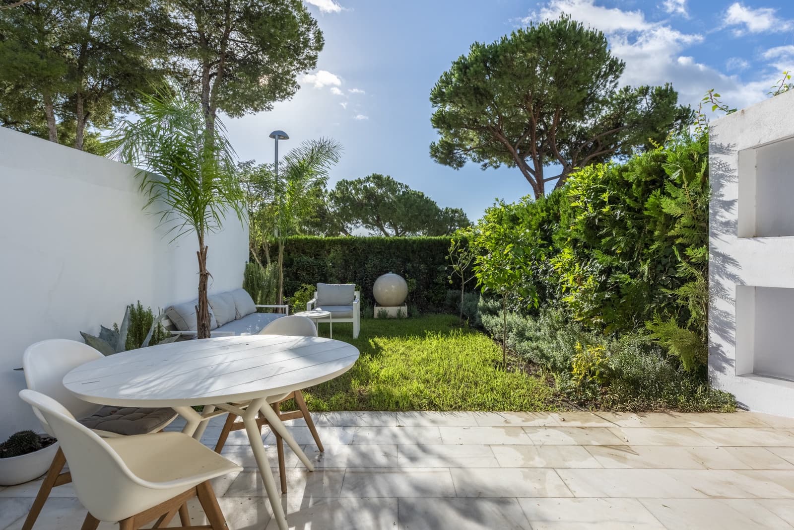 3 slaapkamer Huis te huur in Marbella met zwembad garage - € 2.900 (Ref: 8610089)