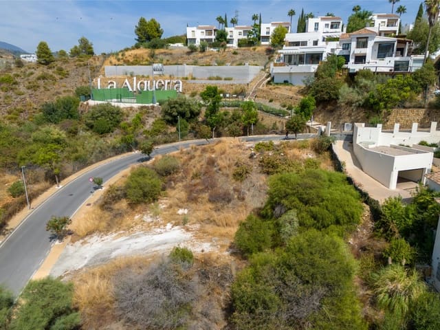 Building Plot for sale in Nueva Atalaya, Estepona - € 1,195,000 (Ref: 8610966)