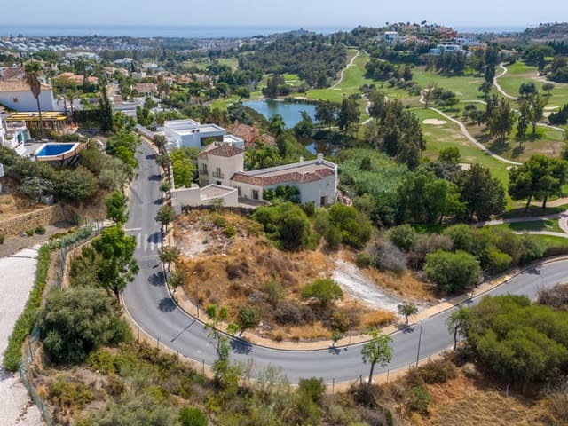 Building Plot for sale in Nueva Atalaya, Estepona - € 1,195,000 (Ref: 8610966)