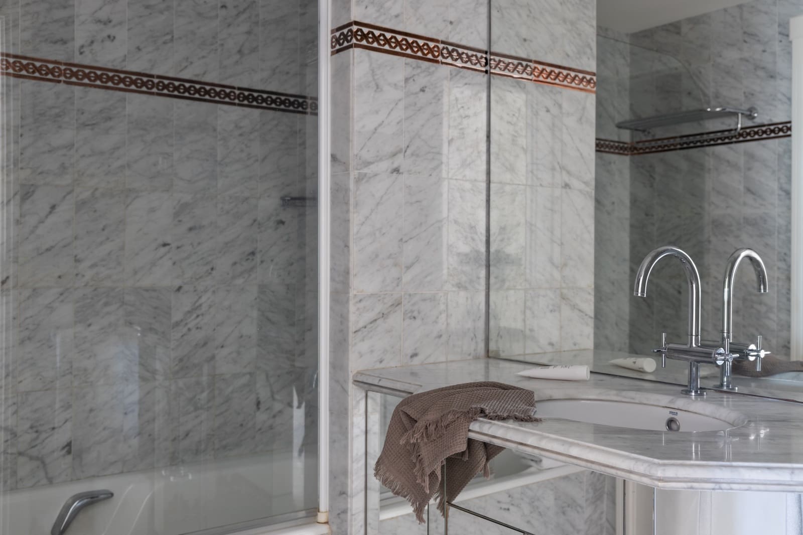 3 bedroom Penthouse for rent in Marbella with pool garage - € 15,000 (Ref: 8614264)