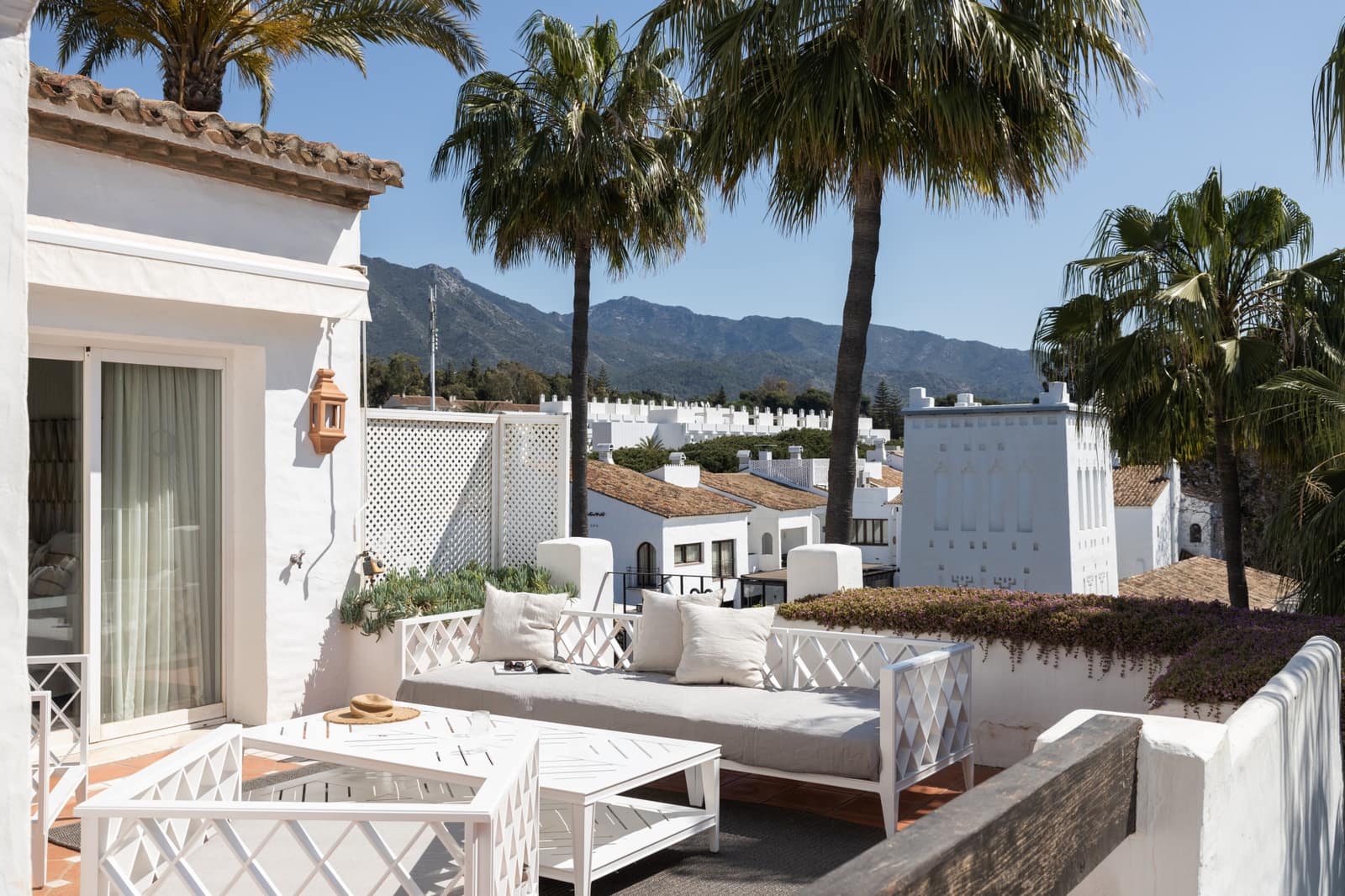 3 bedroom Penthouse for rent in Marbella with pool garage - € 15,000 (Ref: 8614264)