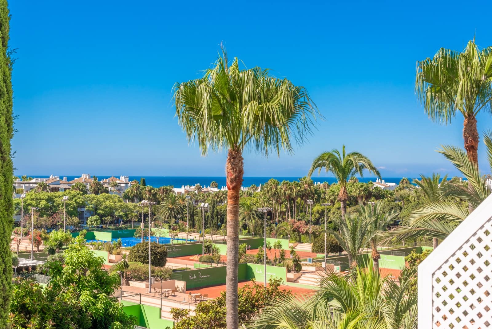 3 bedroom Penthouse for rent in Marbella with pool garage - € 15,000 (Ref: 8614264)