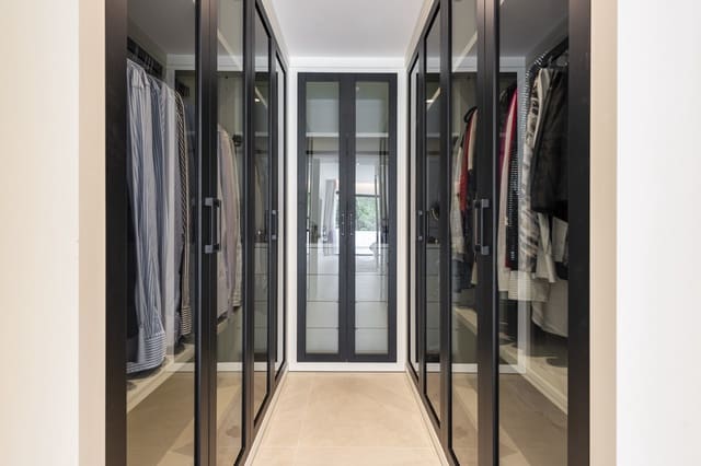 3 Zimmer Apartment zu verkaufen in Marbella mit Pool Garage - 1.595.000 € (Ref: 8630106)