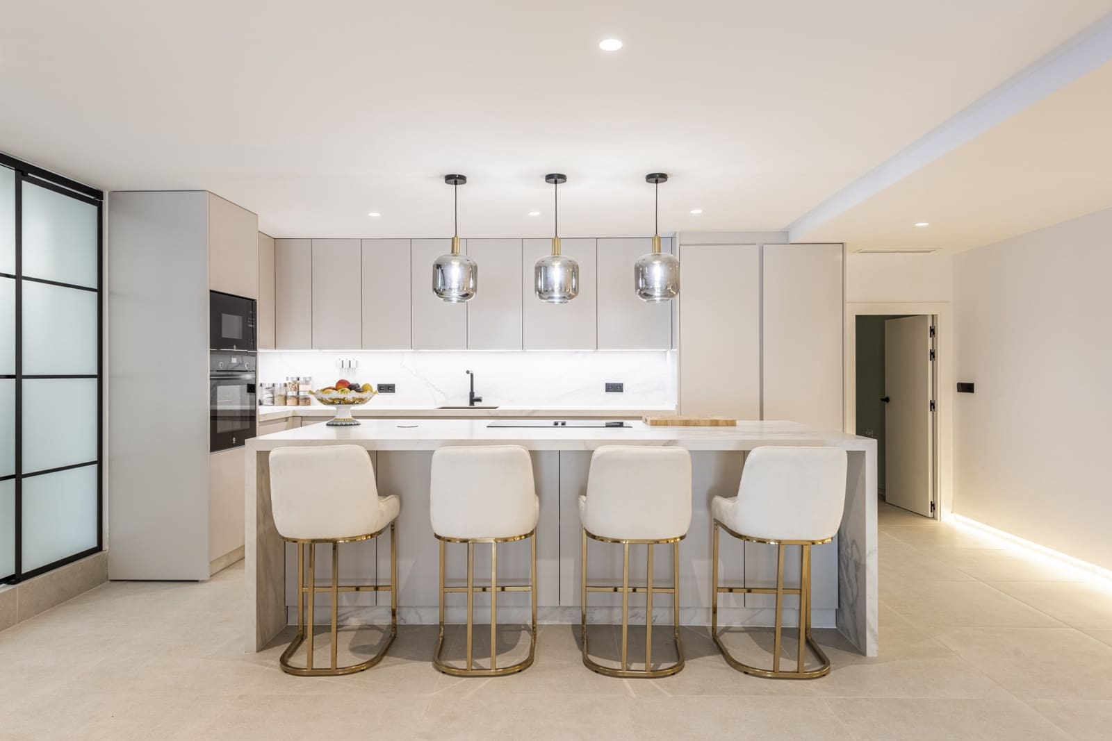 3 slaapkamer Appartement te koop in Marbella met zwembad garage - € 1.595.000 (Ref: 8630106)