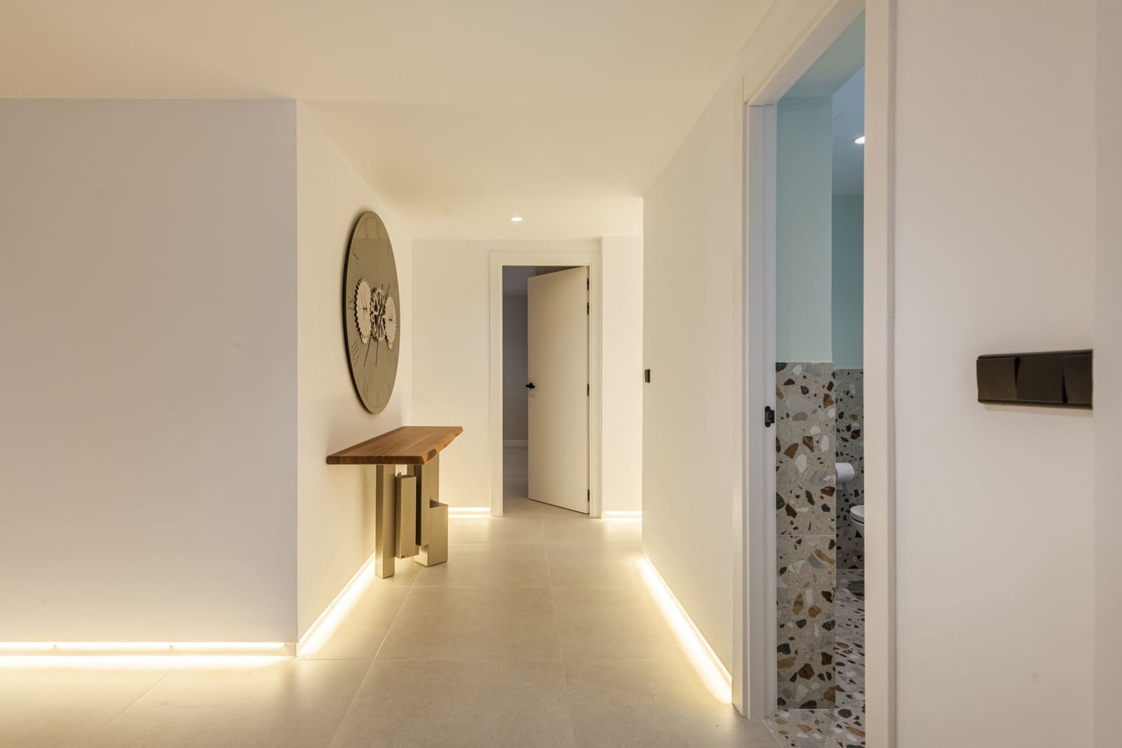 Apartamento de 3 habitaciones en Marbella en venta con piscina garaje - 1.325.000 € (Ref: 8630106)