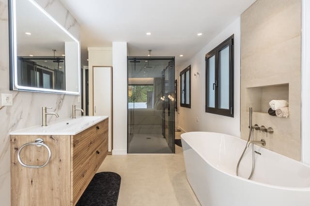3 chambre Appartement à vendre à Marbella avec piscine garage - 1 250 000 € (Ref: 8630106)