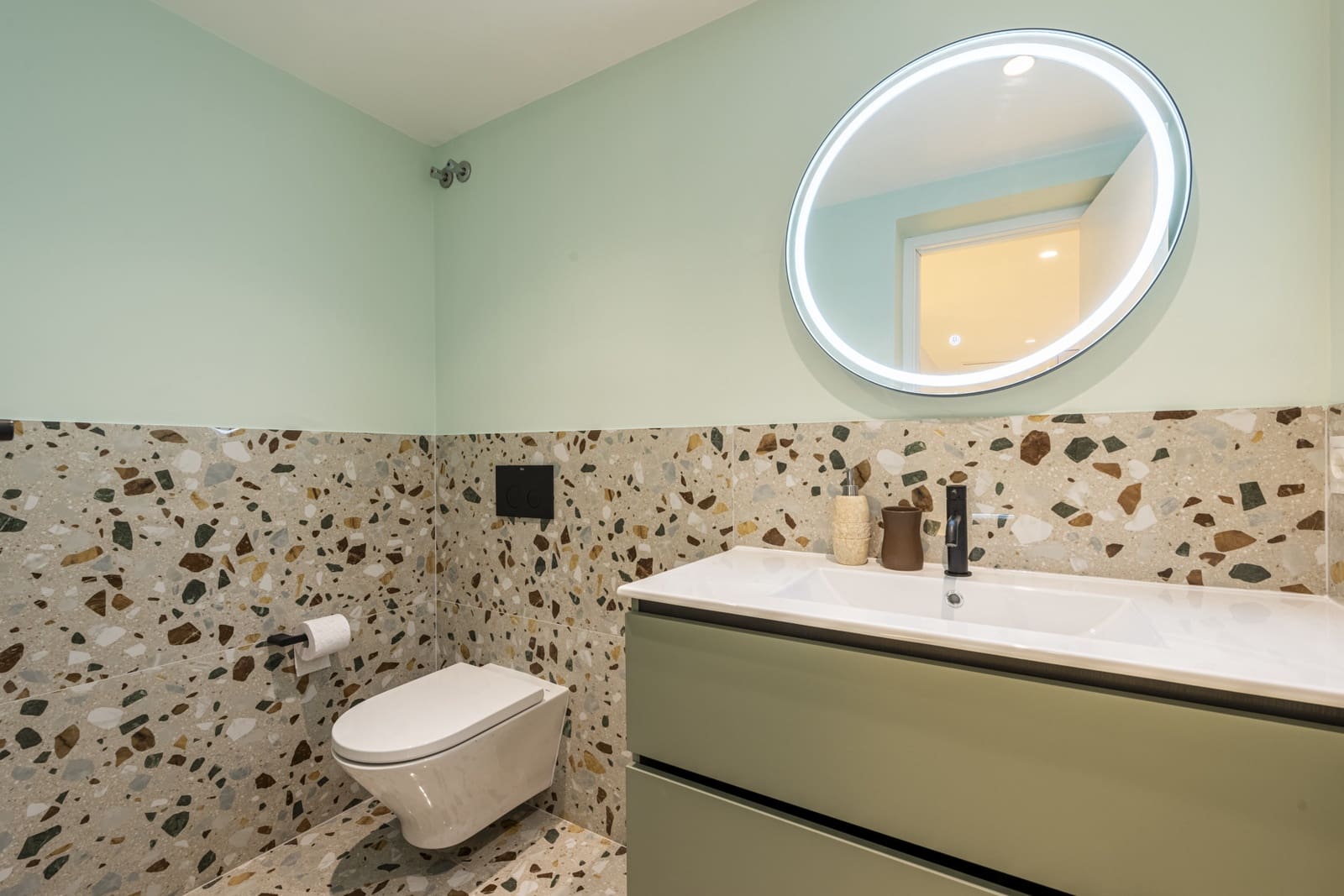 Apartamento de 3 habitaciones en Marbella en venta con piscina garaje - 1.325.000 € (Ref: 8630106)