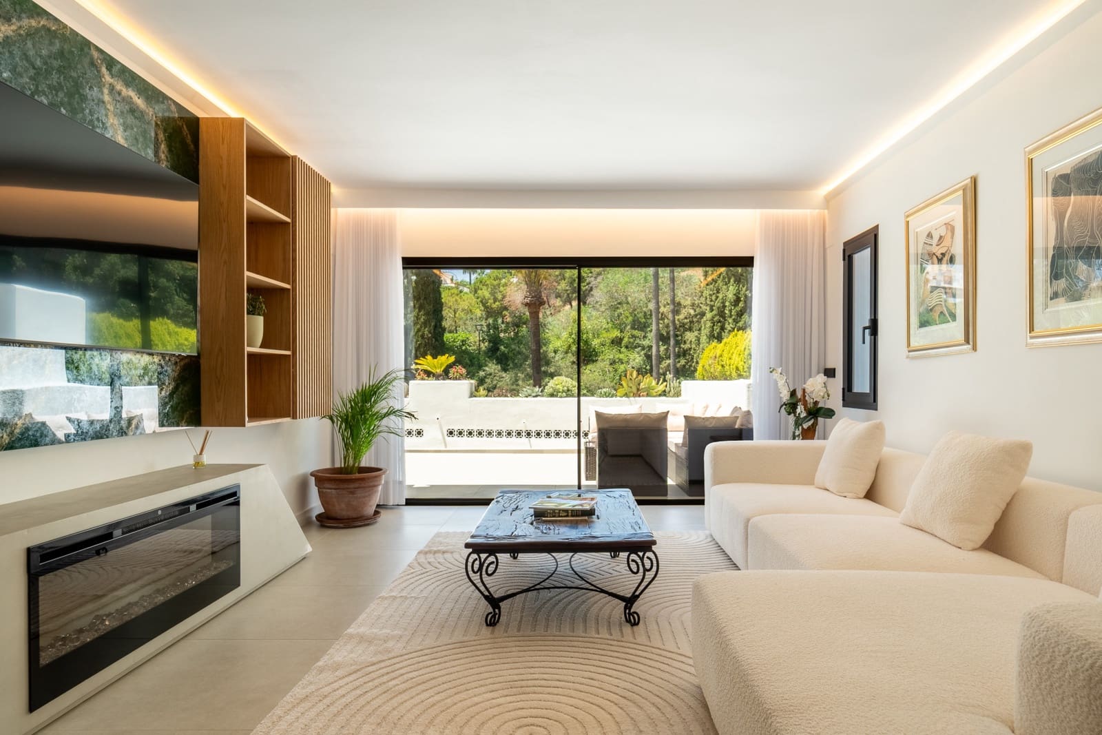 Apartamento de 3 habitaciones en Marbella en venta con piscina garaje - 1.325.000 € (Ref: 8630106)