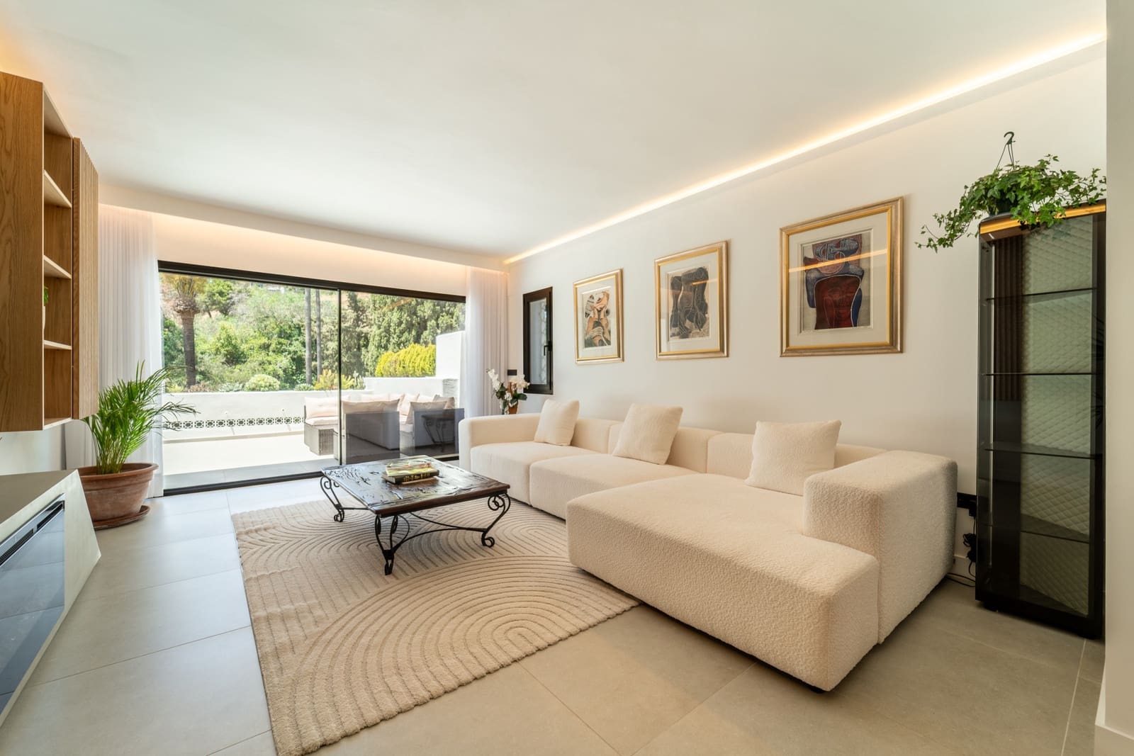 Apartamento de 3 habitaciones en Marbella en venta con piscina garaje - 1.325.000 € (Ref: 8630106)