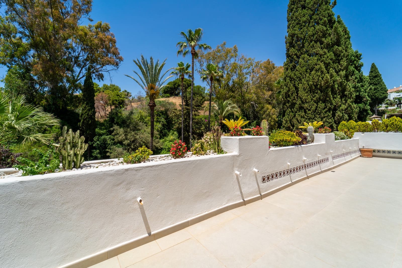 Apartamento de 3 habitaciones en Marbella en venta con piscina garaje - 1.325.000 € (Ref: 8630106)