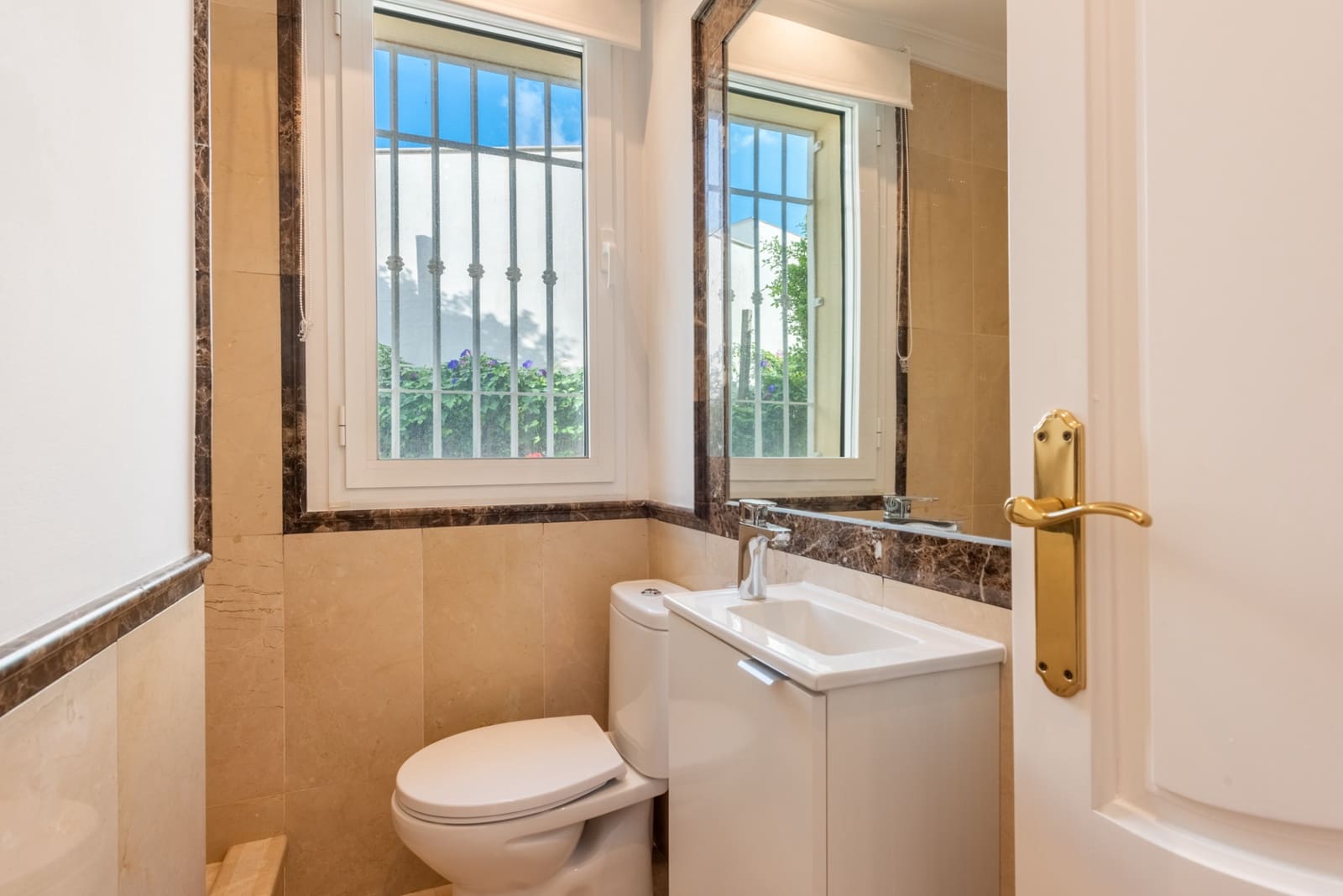 4 chambre Villa/Maison à vendre à Istan avec piscine garage - 965 000 € (Ref: 8636502)