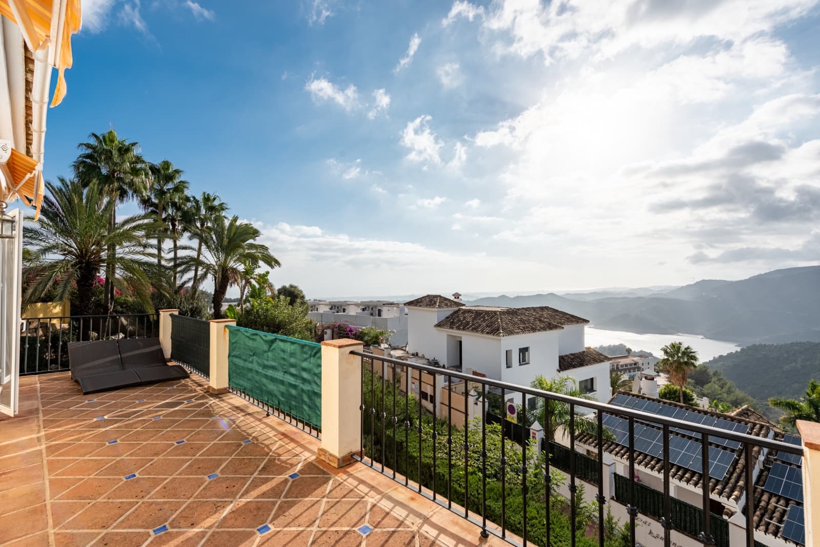 4 chambre Villa/Maison à vendre à Istan avec piscine garage - 965 000 € (Ref: 8636502)