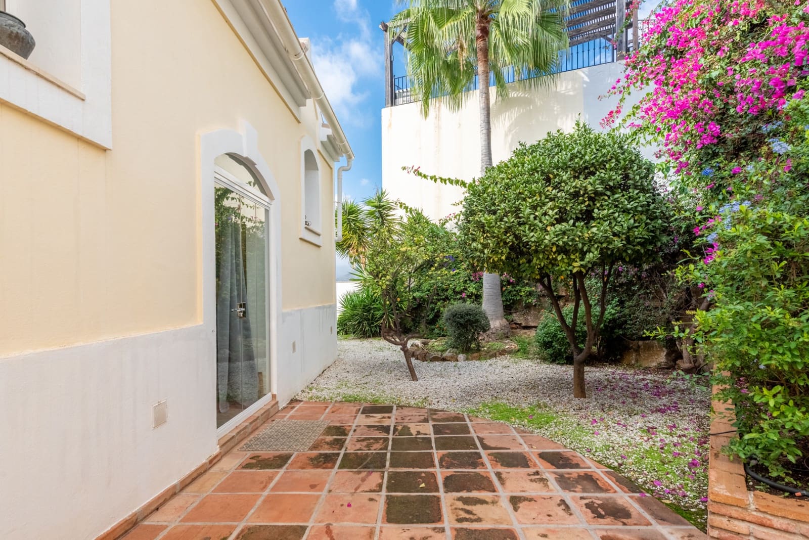 4 chambre Villa/Maison à vendre à Istan avec piscine garage - 965 000 € (Ref: 8636502)