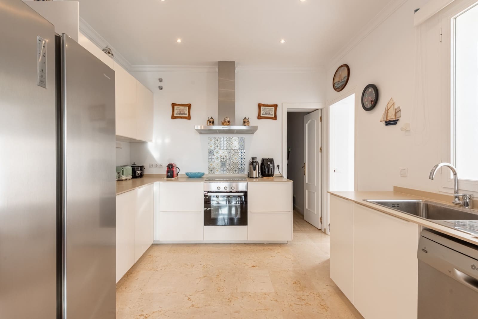 4 chambre Villa/Maison à vendre à Istan avec piscine garage - 965 000 € (Ref: 8636502)