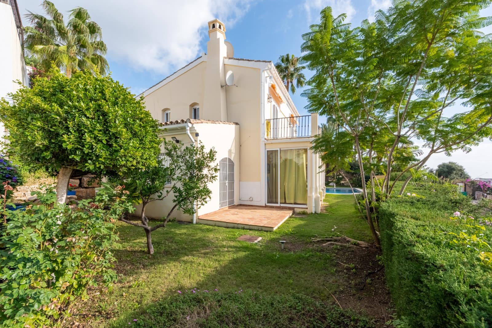 4 chambre Villa/Maison à vendre à Istan avec piscine garage - 965 000 € (Ref: 8636502)