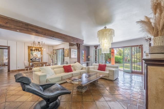 5 slaapkamer Villa te koop in Marbella met zwembad - € 2.295.000 (Ref: 8641088)