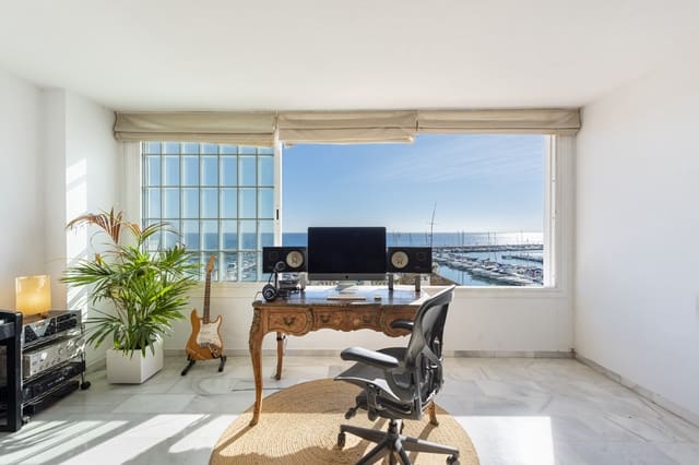 2 slaapkamer Appartement te koop in Puerto Banus, Marbella met garage - € 1.150.000 (Ref: 8679711)