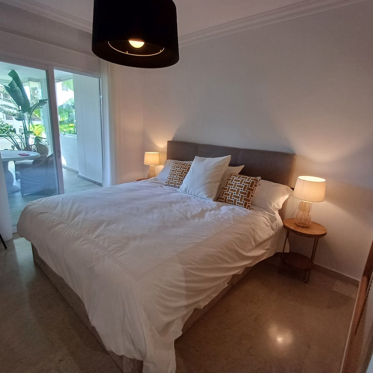 2 sovrum Lägenhet att hyra i Marbella med pool garage - 2 100 € (Ref: 8683085)