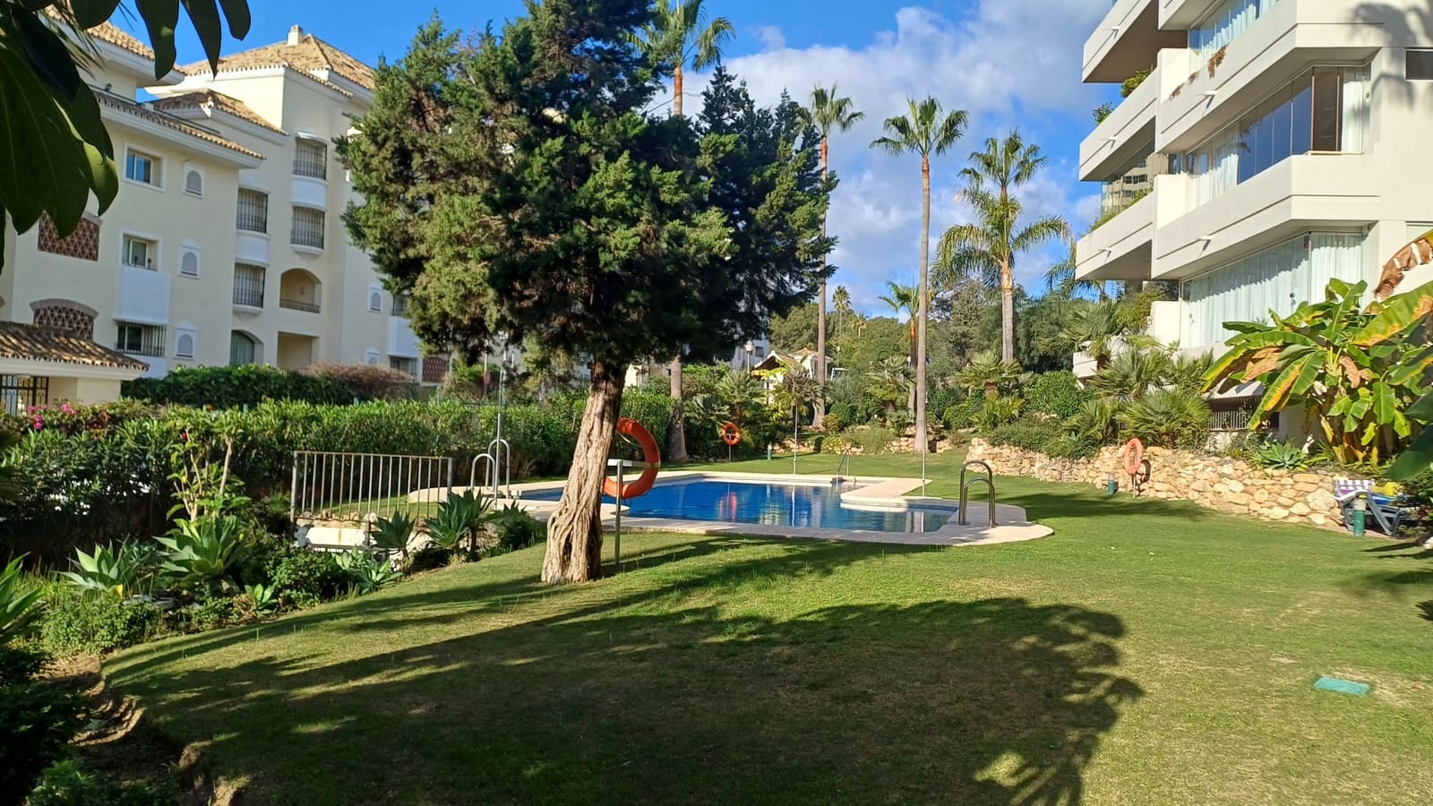 2 sovrum Lägenhet att hyra i Marbella med pool garage - 2 100 € (Ref: 8683085)