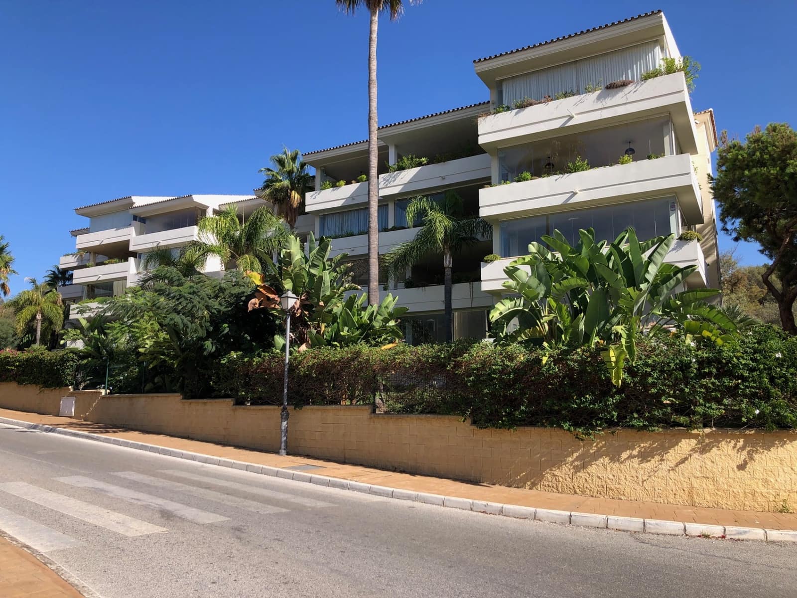 2 sovrum Lägenhet att hyra i Marbella med pool garage - 2 100 € (Ref: 8683085)
