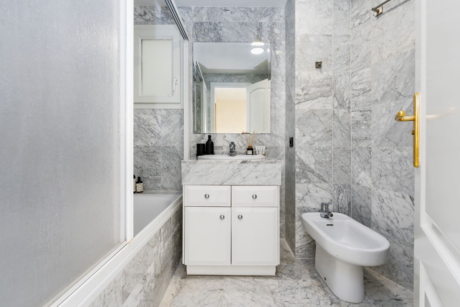 4 bedroom Apartment for sale in Marbella with pool garage - € 1,595,000 (Ref: 8687457)