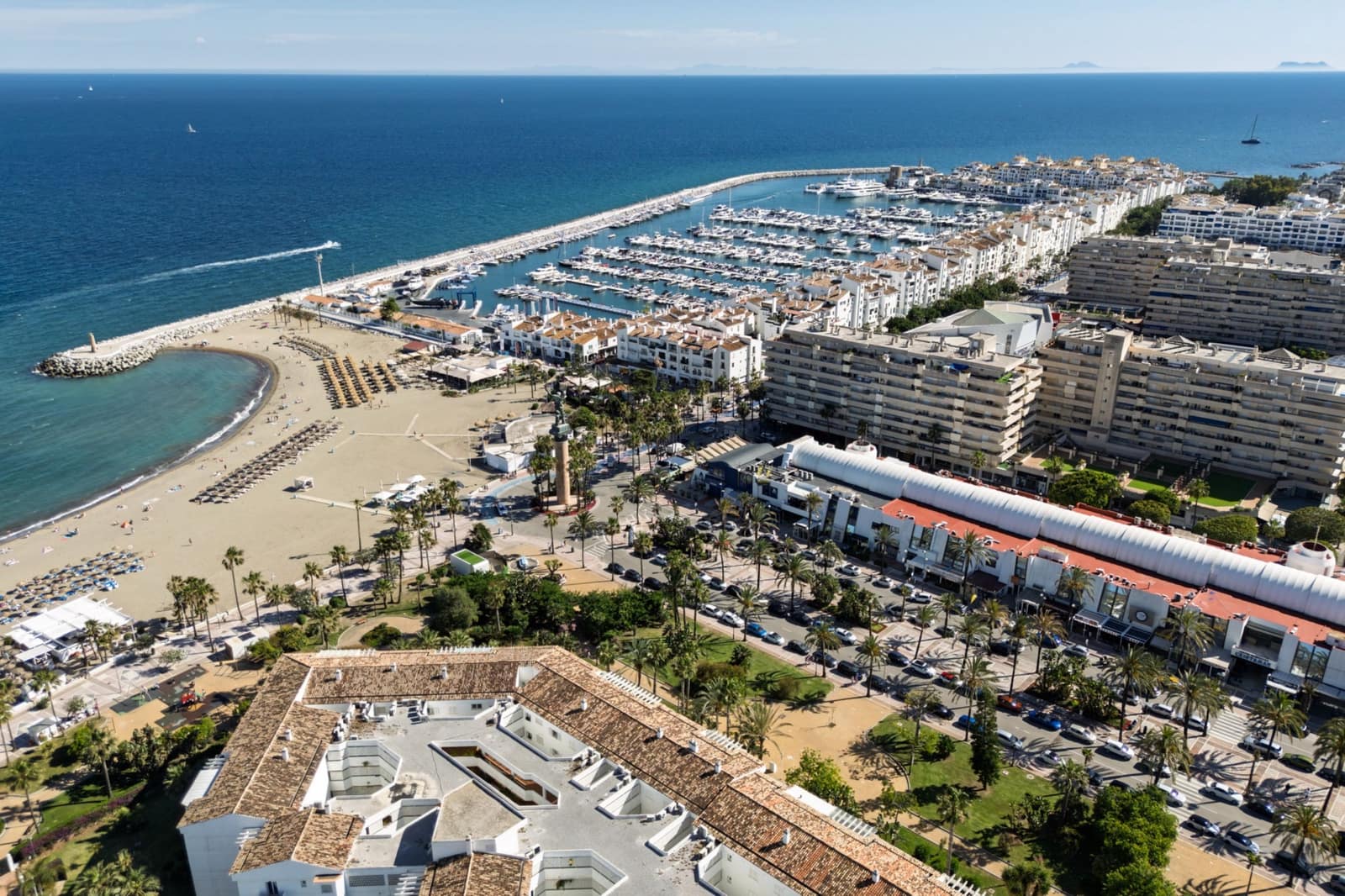 4 bedroom Apartment for sale in Marbella with pool garage - € 1,595,000 (Ref: 8687457)