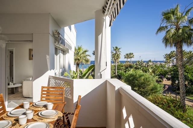 4 sypialnia Apartament na sprzedaż w Marbella z basenem garażem - 1 595 000 € (Ref: 8687457)