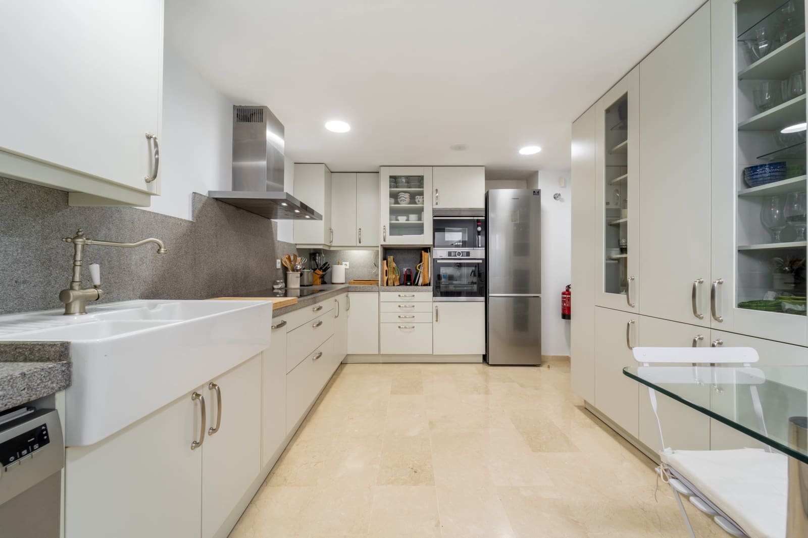 3 slaapkamer Appartement te koop in Marbella met zwembad garage - € 1.600.000 (Ref: 8691414)