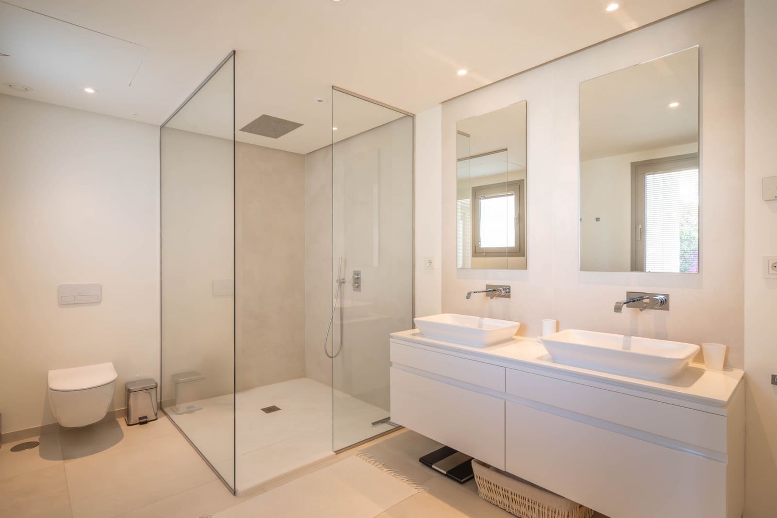 3 slaapkamer Appartement te koop in Marbella met zwembad garage - € 1.695.000 (Ref: 8696613)