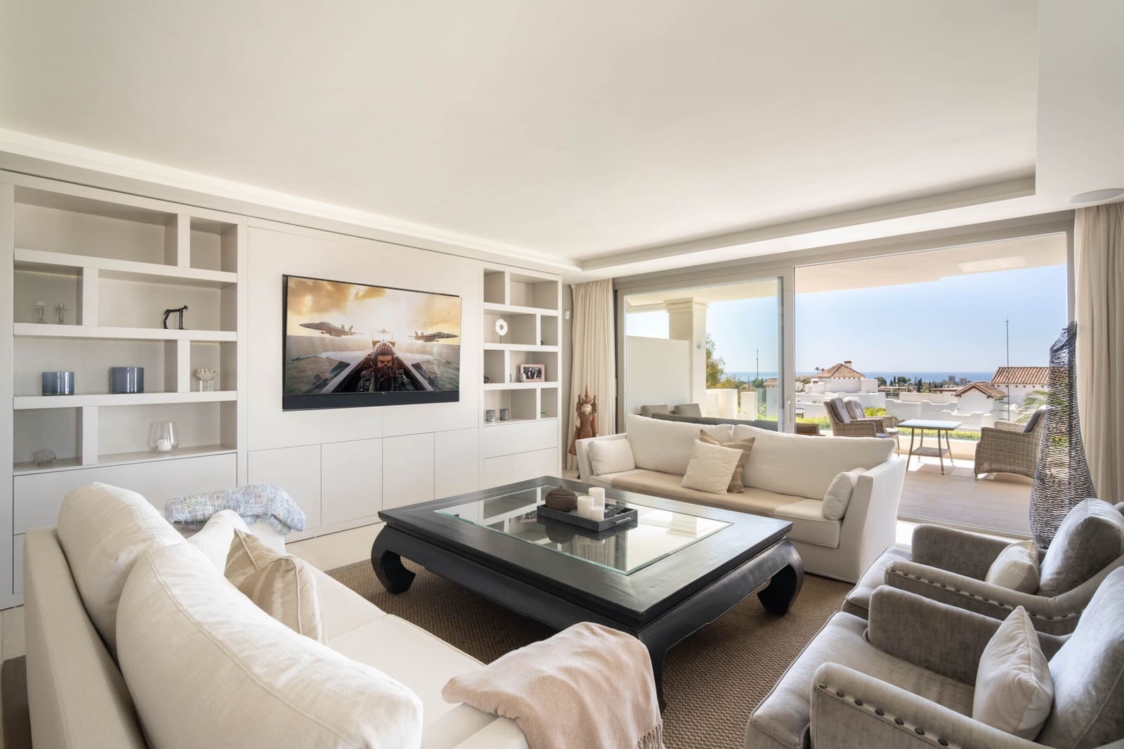 3 bedroom Apartment for sale in Marbella with pool garage - € 1,695,000 (Ref: 8696613)