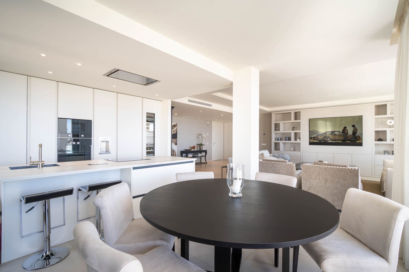 3 bedroom Apartment for sale in Marbella with pool garage - € 1,695,000 (Ref: 8696613)