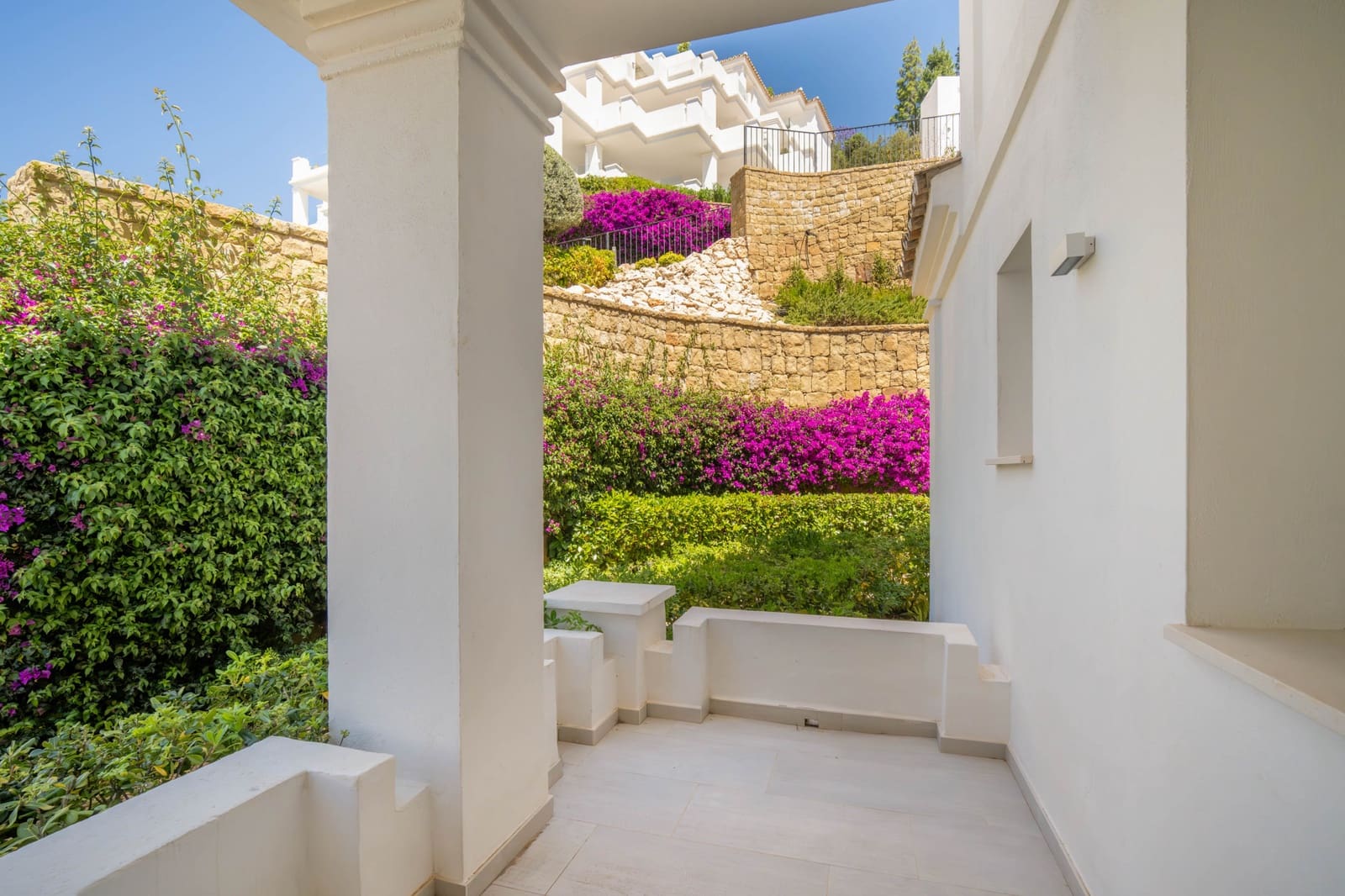 3 bedroom Apartment for sale in Marbella with pool garage - € 1,695,000 (Ref: 8696613)