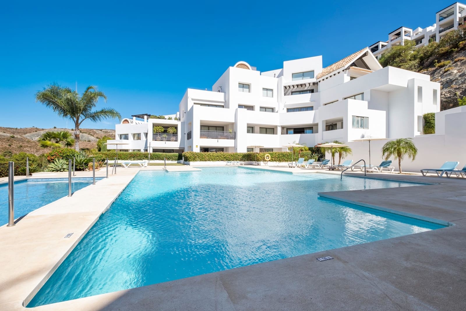3 bedroom Penthouse for sale in Los Flamingos with pool garage - € 1,075,000 (Ref: 8697997)