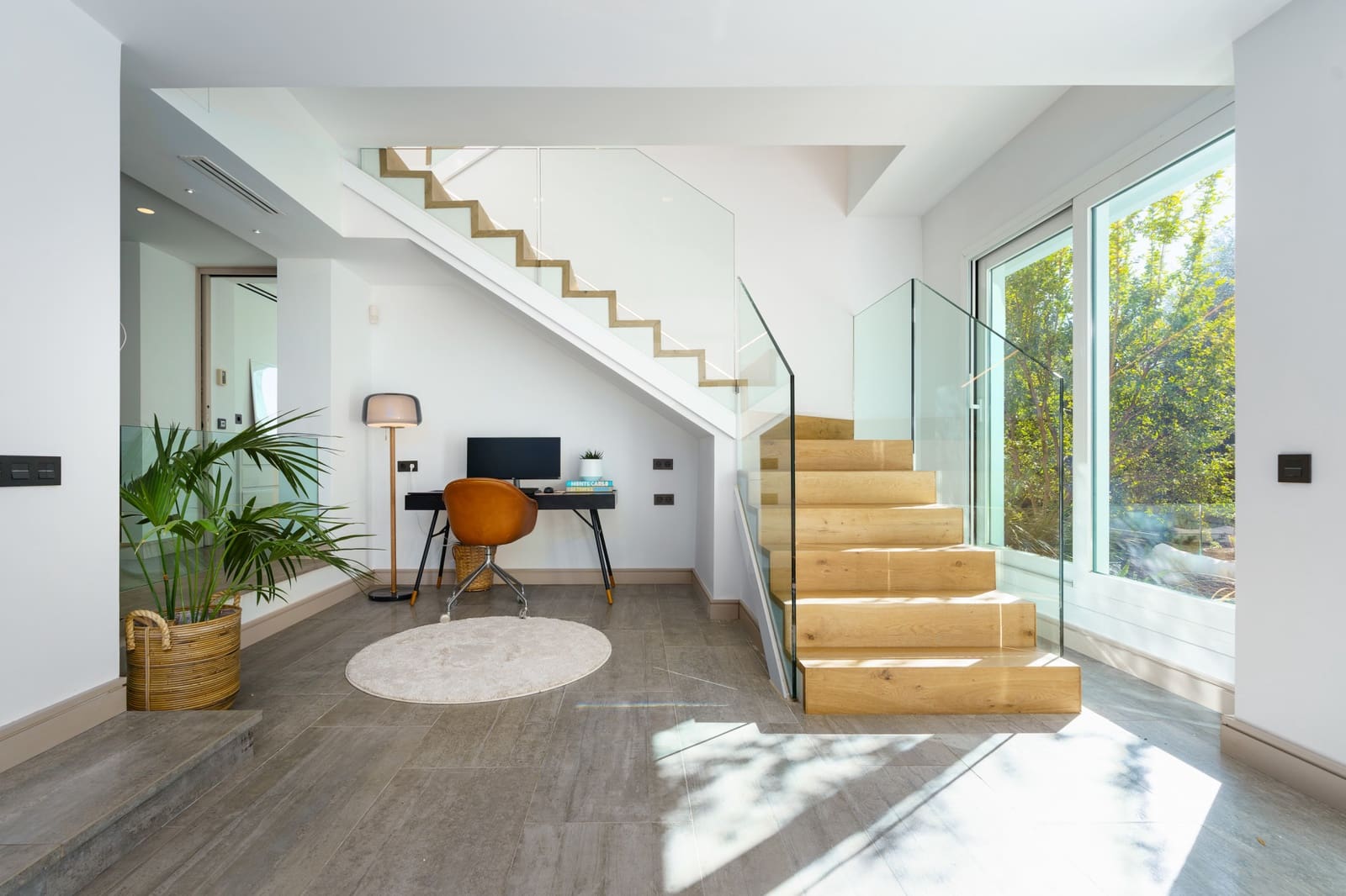 6 bedroom Villa for sale in Marbella with pool garage - € 2,190,000 (Ref: 8697998)