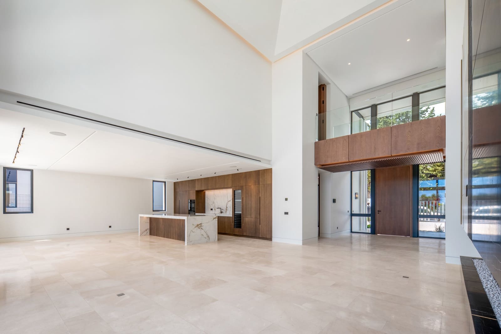 6 bedroom Villa for sale in Marbella with pool garage - € 9,300,000 (Ref: 8702805)