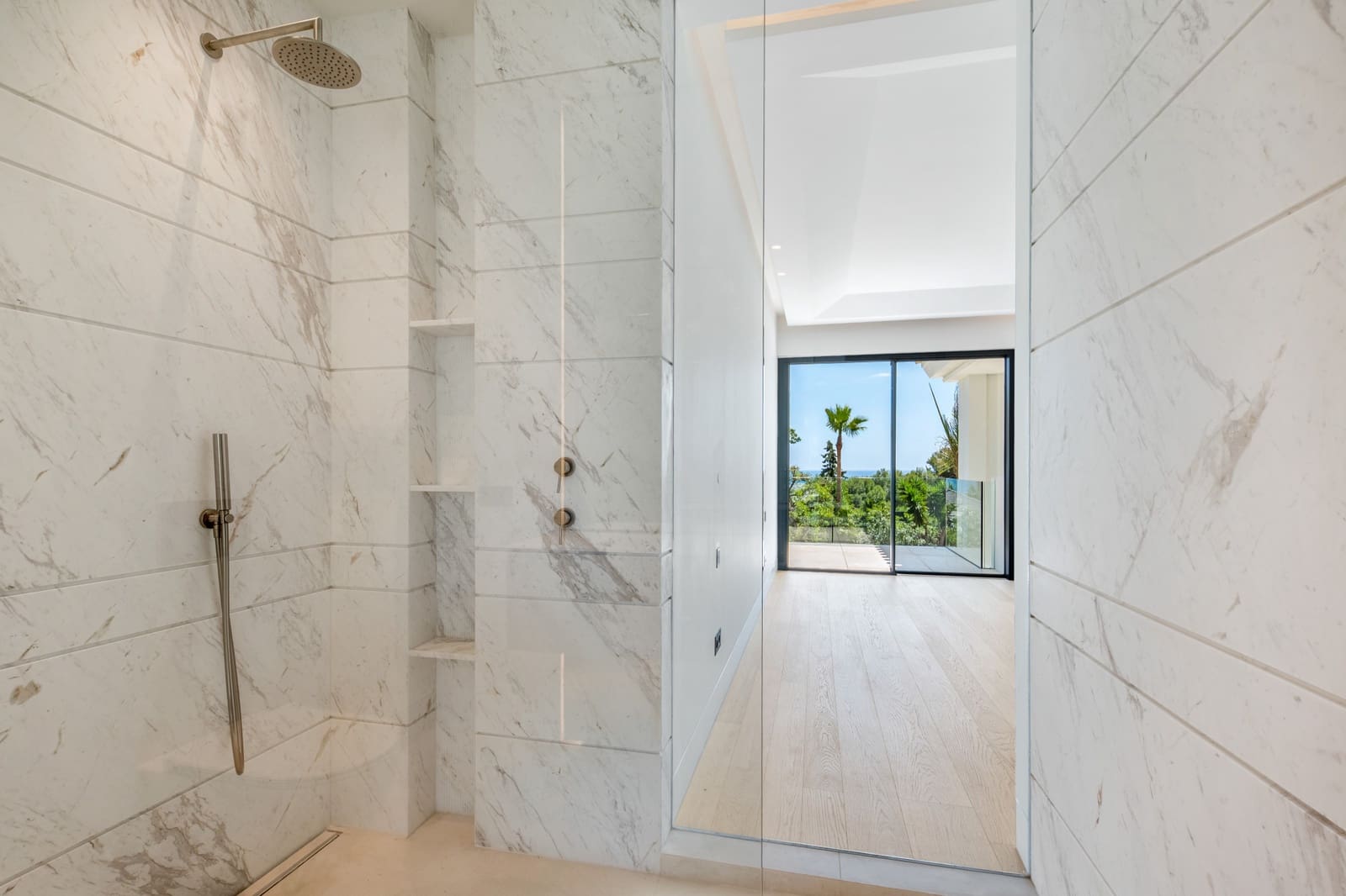 6 bedroom Villa for sale in Marbella with pool garage - € 9,300,000 (Ref: 8702805)