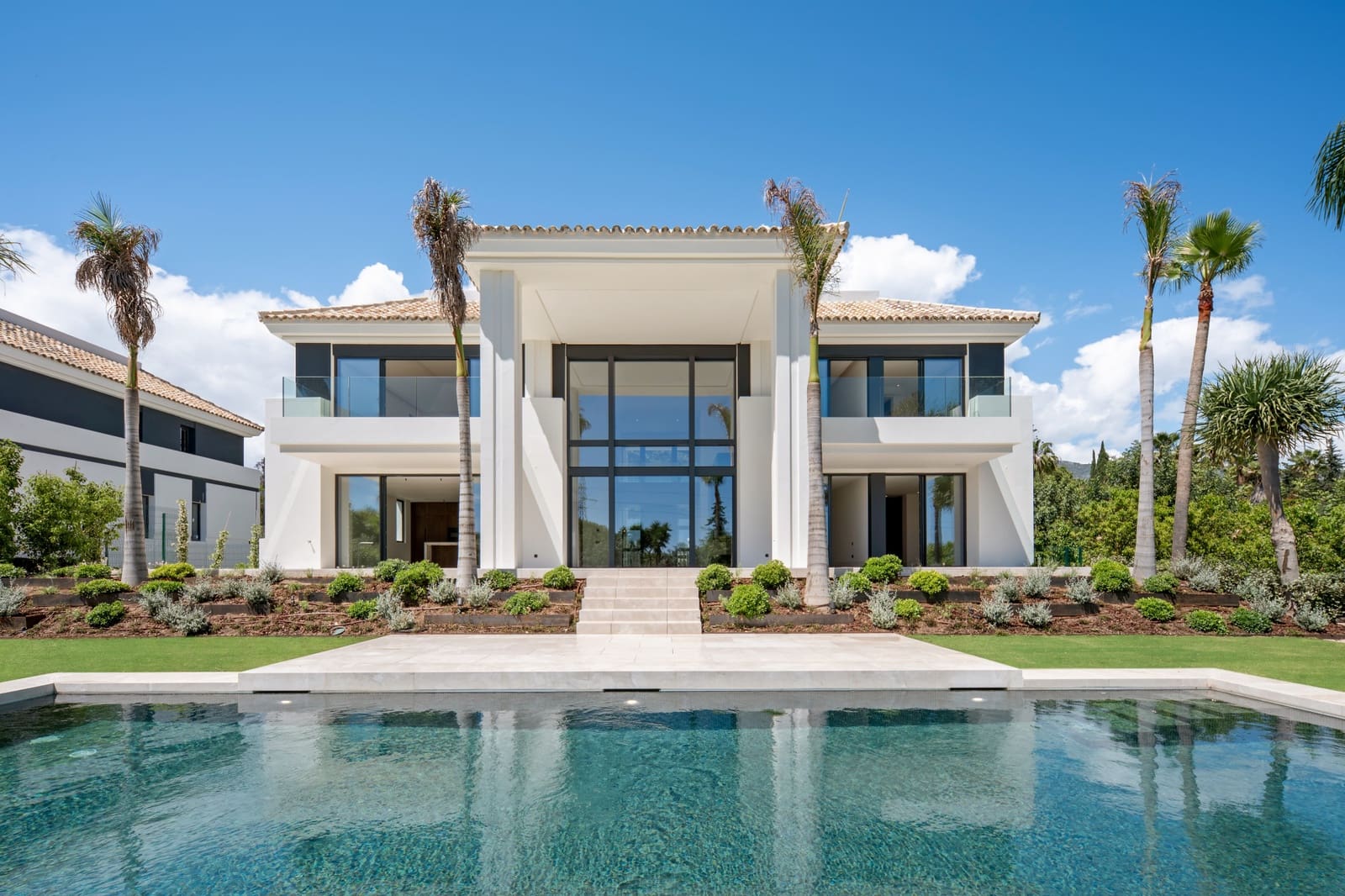 6 bedroom Villa for sale in Marbella with pool garage - € 9,300,000 (Ref: 8702805)