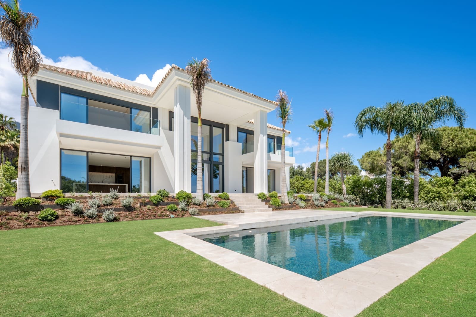6 bedroom Villa for sale in Marbella with pool garage - € 9,300,000 (Ref: 8702805)