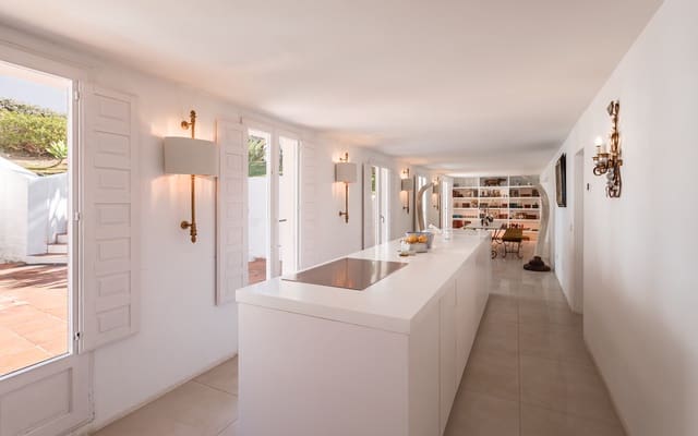 3 bedroom Villa for rent in Istán with pool garage - € 8,500 (Ref: 8719235)