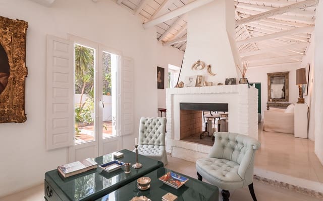 3 sypialnia Willa do wynajęcia w Istán z basenem garażem - 8 500 € (Ref: 8719235)