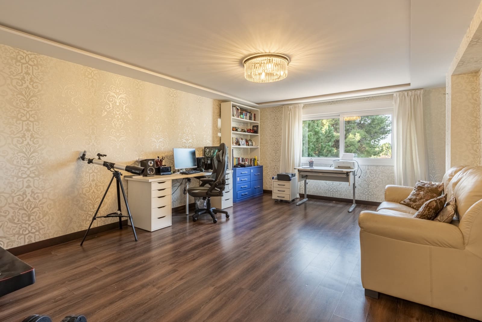 4 bedroom Villa for sale in Marbella with pool garage - € 1,350,000 (Ref: 8727751)